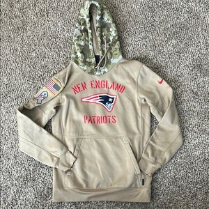 Men’s Nike New England Patriots Salute to Veterans Hoodie